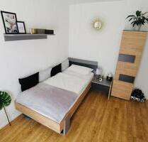 Möbliertes WG Zimmer ab 1.04 - 450,00&nbsp;EUR Kaltmiete, ca.&nbsp; 13,00&nbsp;m&sup2; in Ingolstadt (PLZ: 85051) Münchener Straße