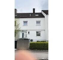 6-Zimmer Reihenhaus in Feldmoching zu vermieten - München Feldmoching-Hasenbergl