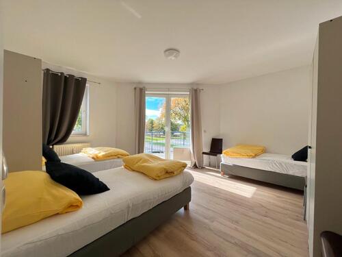 Foto - ab 80 € netto pro Nacht SH Monteurwohnung Monteurzimmer Möbliertes Zimmer Möblierte Wohnung 4 Zimmer für 8 Personen