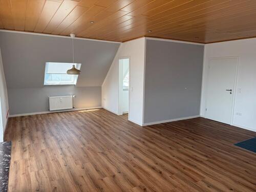 Foto - 2 ZKB-Wohnung - neu renoviert! - 660,00 EUR Kaltmiete,