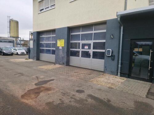 Foto - Werkstatt mit 2 Hebebühnen - 2.500,00&nbsp;EUR Kaltmiete,