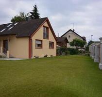 Helle 1-Zimmer DG-Wohnung - 340,00&nbsp;EUR Kaltmiete, ca.&nbsp; 30,00&nbsp;m&sup2; in Gerzen (PLZ: 84175)