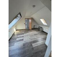 Schöne und attraktive 2 Zi Maisonettewohnung 74m² - Duisburg Mittelmeiderich