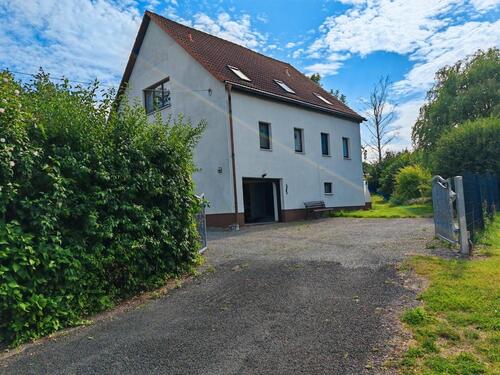 Foto - Einfamilienhaus 200m² Wohnfläche, 3550m² Grundstück, 2 Einheiten