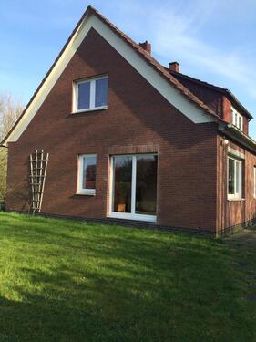 Foto - In reizvoller Lage - modernisiertes Einfamilienhaus