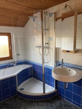 Foto - Vermietung 4-Zimmer Dachgeschosswohnung