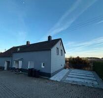 Freistehendes Einfamilienhaus mit Garage & großem Grundstück - Pfeffelbach