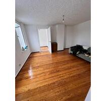 Biete zentrale 3 Zimmer Wohnung in Coburg Altbau