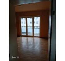 Schöne 1,5 Zimmerwohnung mit Balkon, keine Provison - Schweinfurt Bellevue