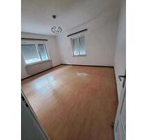 Helle 4-Zimmer-Erdgeschosswohnung in Unterkochen mit EBK - Aalen