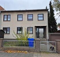 Ein-Zweifamilienhaus mit Keller, Garage und Garten - Helmstedt