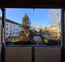 Renovierte 2-Zimmer-Wohnung mit Balkon in gepflegter Wohnanlage – Weißenfels-West