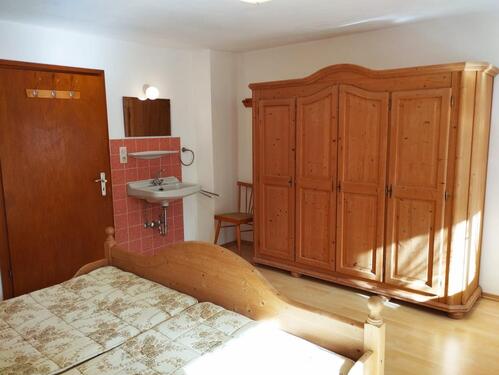 Foto - Zimmer mit Bad - 480,00&nbsp;EUR Kaltmiete, ca.&nbsp; 17,00&nbsp;m&sup2;
