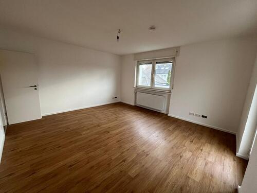 Foto - Lichtdurchflutete, renovierte 2-Zimmer Wohnung mit Balkon