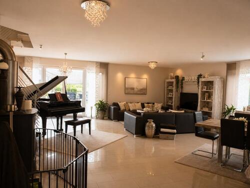 Foto - PROVISIONSFREI-Exklusives Zweifamilienhaus mit ca. 340 m² Wohnfl.