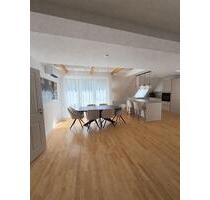 Helle Maisonette Wohnung mit Galerie - Krefeld Benrad
