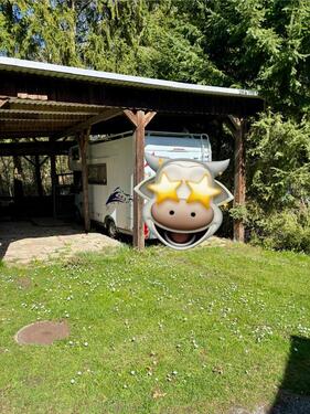 Foto - Stellplätze & Garagen verfügbar –sicher, überdacht & fast zentral