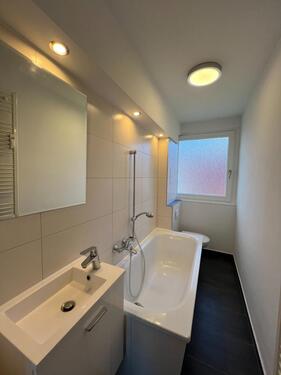 Foto - HIER FÜHLT MAN SICH ZU HAUSE – Frisch sanierte 3-Zimmerwohnung mit moderner EBK & Bad