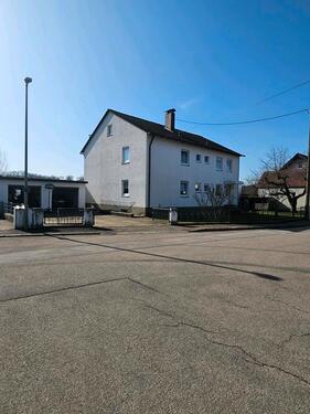 Foto - 2-Familienhaus mit 2-Vollgeschossen,Keller & Großem Garten