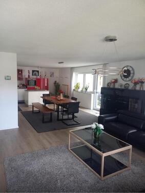 Foto - Moderne 3,5-Zimmer-Wohnung mit Terrasse & Insel-Küche