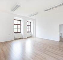 Büro des ehemaligen Landrates - 366,00&nbsp;EUR Kaltmiete, ca.&nbsp; 61,00&nbsp;m&sup2; in Löbau (PLZ: 02708)