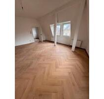 Schöne Dachgeschosswohnung Loft-Style 1 Zimmer - Düsseldorf Stadtbezirk 2