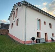 EFH 150qm 5-Zimmer mit Garten - 1.650,00&nbsp;EUR Kaltmiete, ca.&nbsp; 150,00&nbsp;m&sup2; in Ergoldsbach (PLZ: 84061) Langenhettenbach