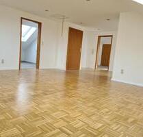 geräumige, lichtdurchflutete 2-Zi-DG-Wohnung zur Miete - Groß-Umstadt