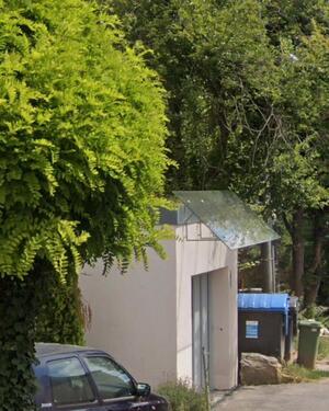 Foto - Tübingen: Garagenstellplatz mit Autoaufzug (Schlossbergstrasse)