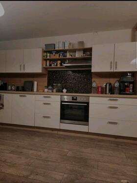 Foto - Zimmer in einer Zweizimmerwohnung zu vermieten. Voll möbliert.