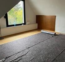 2-Raum Dachgeschosswohnung - 450,00&nbsp;EUR Kaltmiete, ca.&nbsp; 44,00&nbsp;m&sup2; in Essen (PLZ: 45259) Stadtbezirk VIII