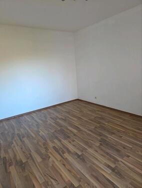 Foto - 150²m Wohnung ab 01.05 - 900,00&nbsp;EUR Kaltmiete, ca.&nbsp; 150,00&nbsp;m&sup2;