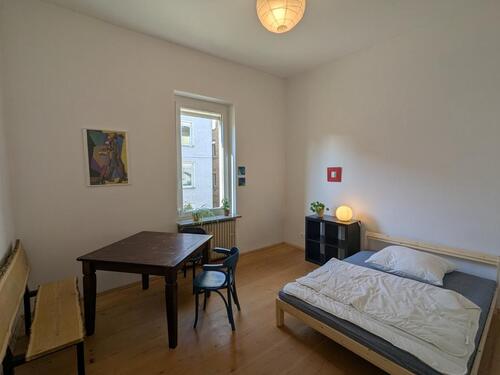 Foto - Helles Zimmer in zentraler WG im Kursaal-Viertel
