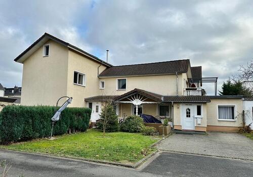 Foto - Freistehendes 3 Familien Haus vom Privat zu verkaufen