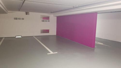 Foto - Tiefgaragenstellplatz mit Wand - Freiburg Stühlinger