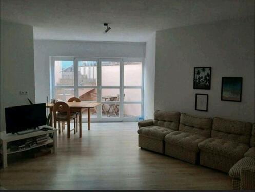 Foto - Helle Souterrainwohnung in Neuhausen 1ZKB mit Stellplatz und EBK