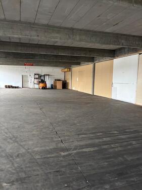 Foto - Lagerhallen mit Heizung und Strom