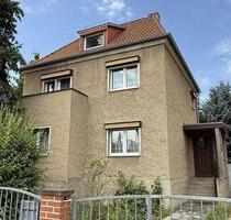 Renovierungsbedürftiges Einfamilienhaus mit großem Grundstück - Halle (Saale) Silberhöhe