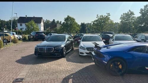 Foto - Autohaus zu vermieten 2000 qm - 1.800,00&nbsp;EUR Kaltmiete, ca.&nbsp; 2.000,00&nbsp;m&sup2;