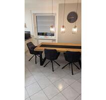 Vermiete Wohnung mit Balkon und Küche bei Oberviechtach