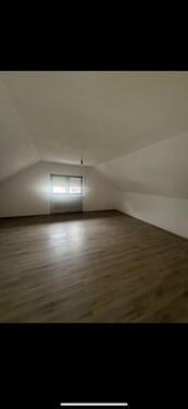 Foto - Helle renovierte 3-Zimmer Dachgeschosswohnung