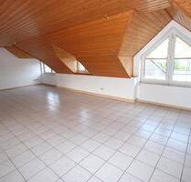 SCHÖNE GROSSE DACHWOHNUNG MIT EBK IN RUHIGER LAGE - Seibersbach