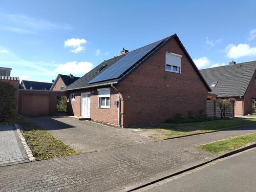 Foto - Einfamilienhaus in ruhiger Lage in Marne - von Privat