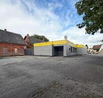 Bungalow-Gewerbefläche mit großem Parkplatz zur flexiblen Nutzung zentral in Hoya