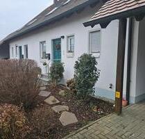 Großzügige Doppelhaushälfte - 1.200,00 EUR Kaltmiete, ca.  155,00 m² in Wallerstein (PLZ: 86757)