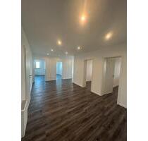 Kernsanierte 4 Zimmer Wohnung 105 m2 in Erkrath- Unterfeldhaus