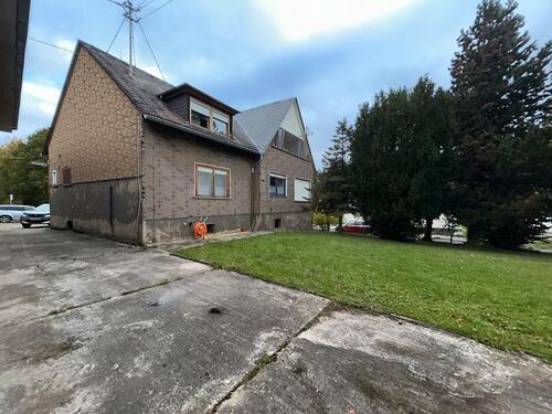 Foto - Charmantes Mehrfamilienhaus mit Halle & Apartment in Toplage