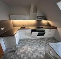 Gemütliche 2-Raum Wohnung mit Einbauküche - Glauchau