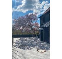 ZUR MIETE! Einfamilienhaus mit schönem Hof und Doppelgarage - Fürth Altstadt