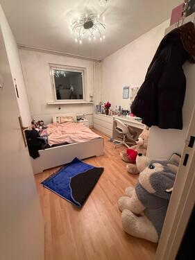 Foto - Abschlag 7000€ VB 3 Zimmer - 7.000,00&nbsp;EUR Kaltmiete, ca.&nbsp; 75,00&nbsp;m&sup2;